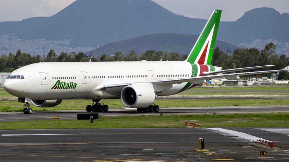 Alitalia Boeing 777-200ER all'aeroporto di Città del Messico MEX - ©enelaire.mx