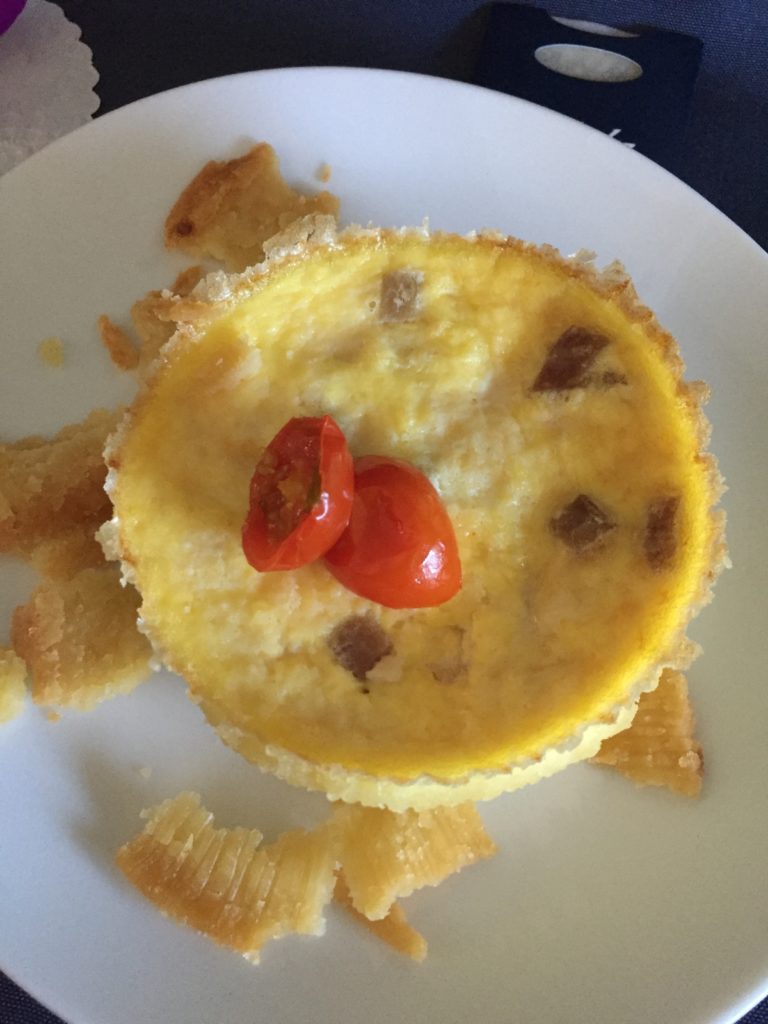 alaska airlines first class oakland maui quiche