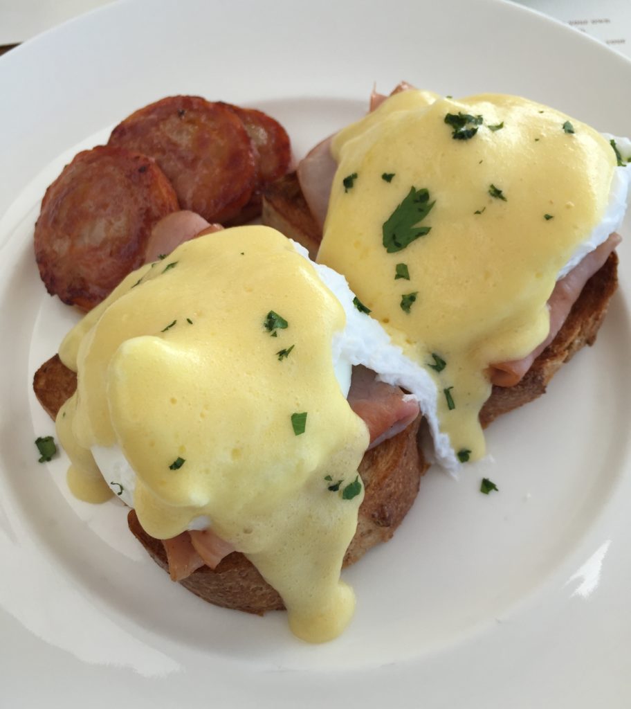 four seasons lanai eggs benedict