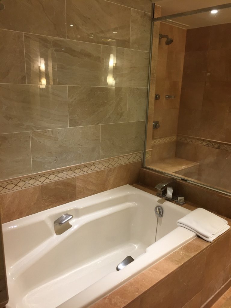 kensington-hotel-jeju-bathtub