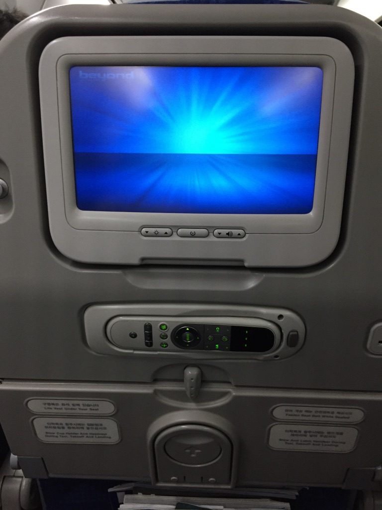 korean-air-economy-class-gimpo-seoul-jeju-ife-tv-screen