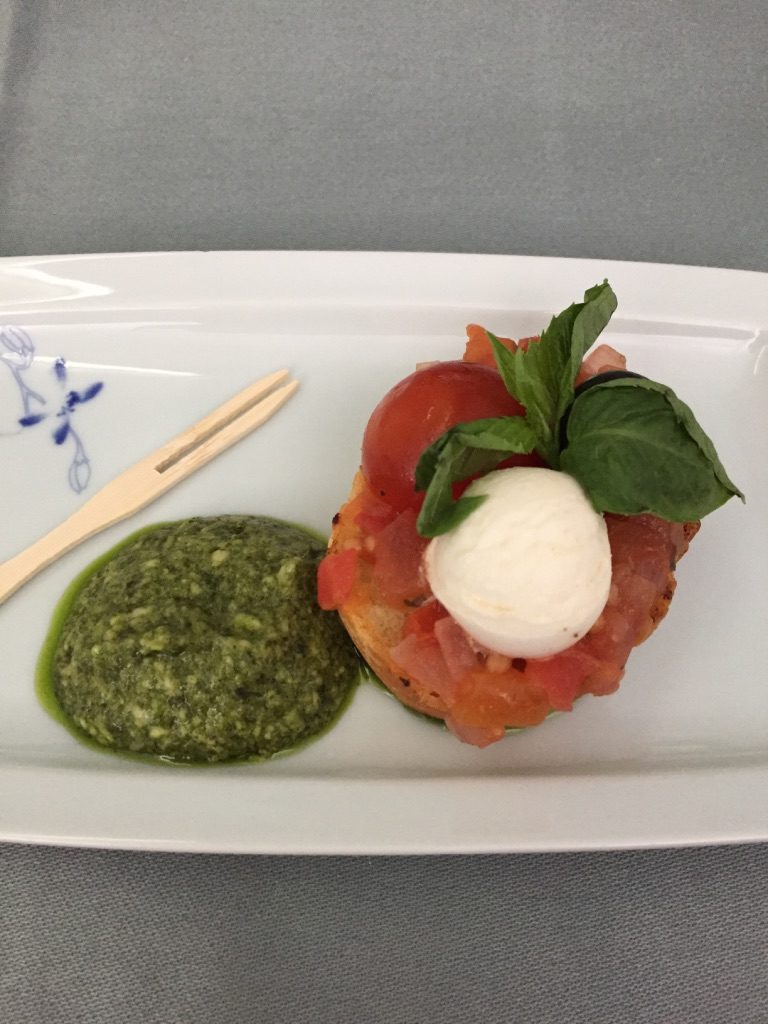 korean-air-first-class-appetizer-pesto