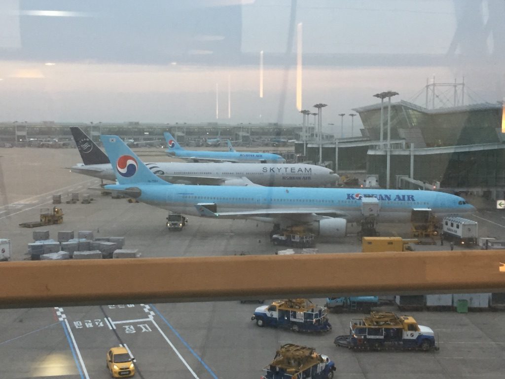 korean-air-first-class-lounge-icn-views