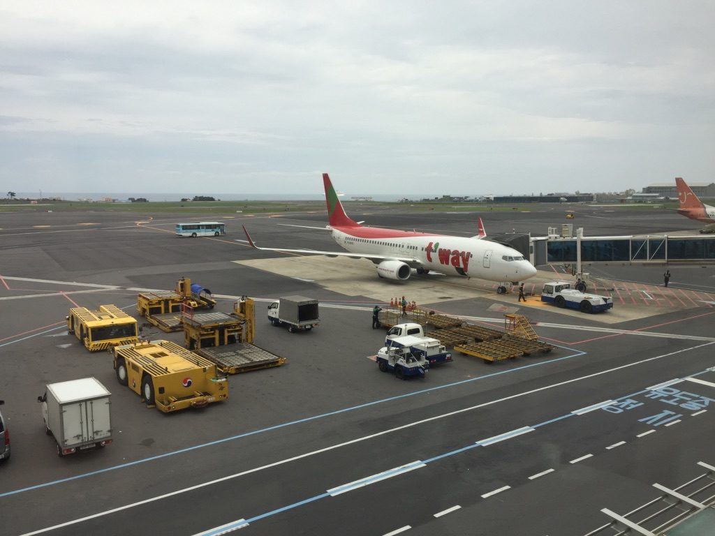 korean-air-lounge-jeju-views