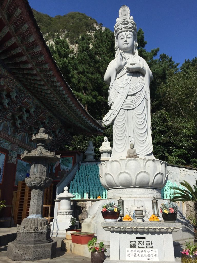 jeju island sanbanggulsa temple