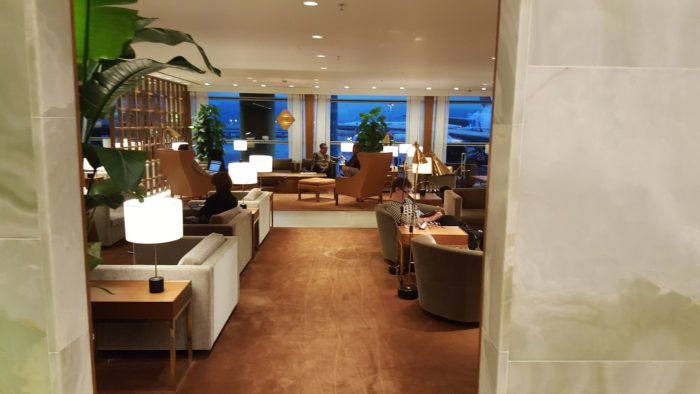 First Class Lounge3